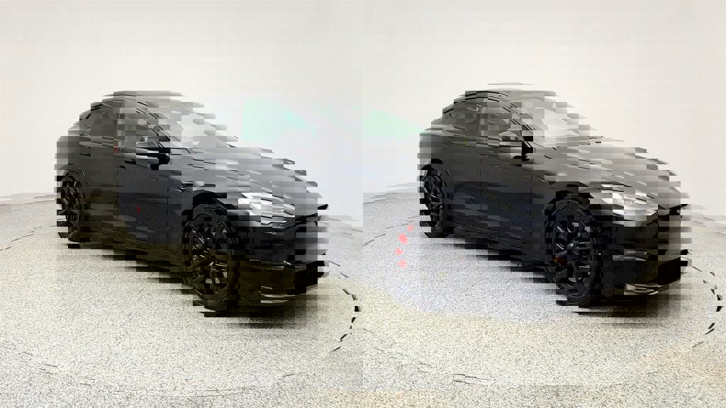 Used 2021 Tesla Model S Plaid image 3