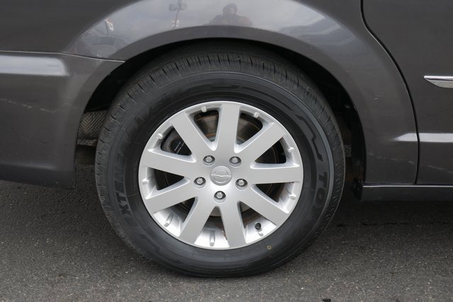 Used 2015 Chrysler Town & Country Touring image 12