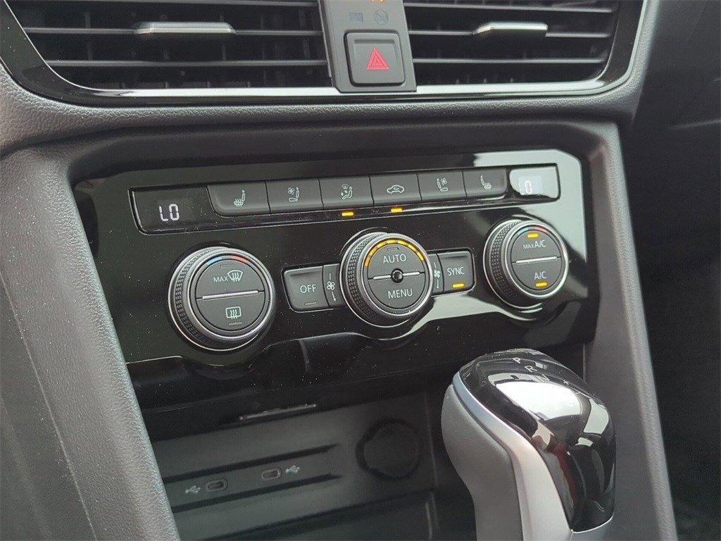 New 2024 Volkswagen Taos SEL image 21