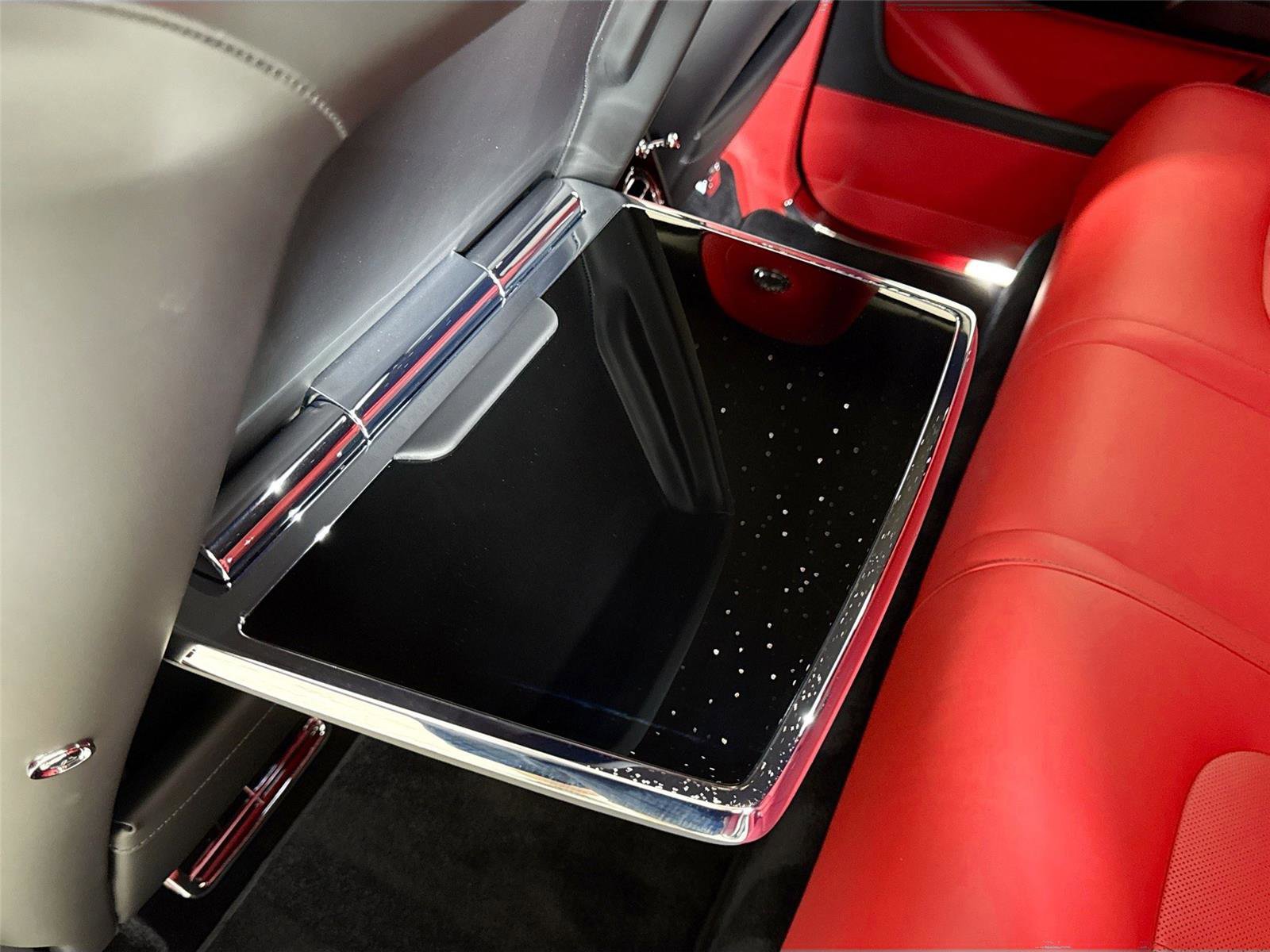 Used 2024 Rolls-Royce Cullinan image 29