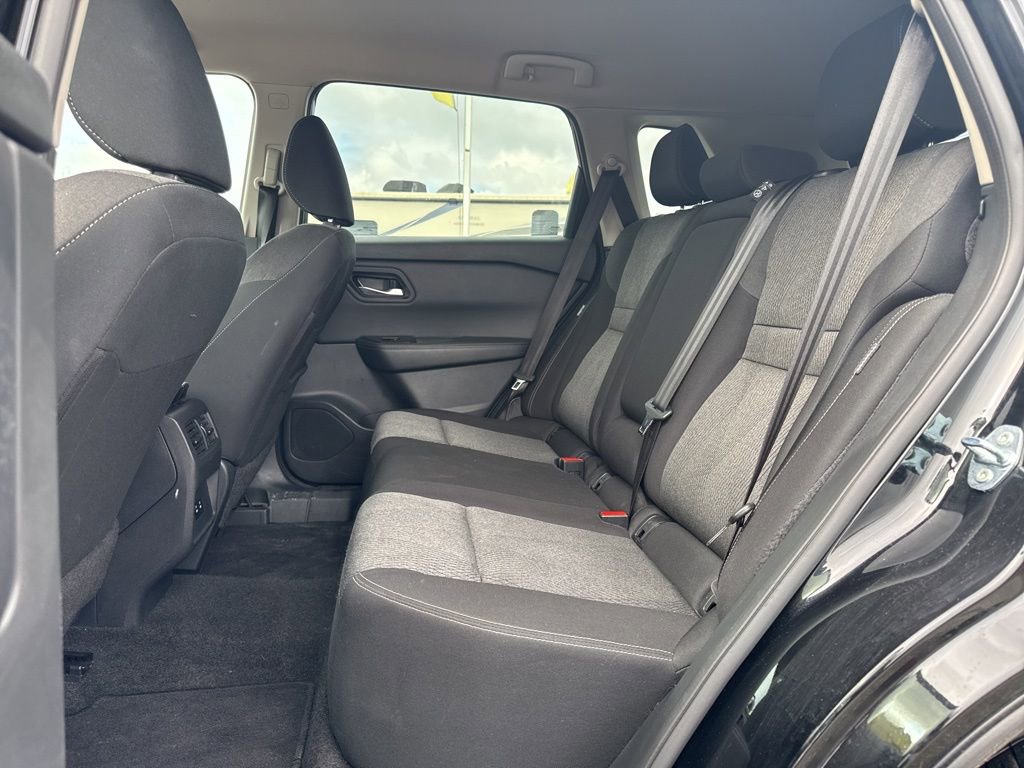 Used 2025 Nissan Rogue SV image 28