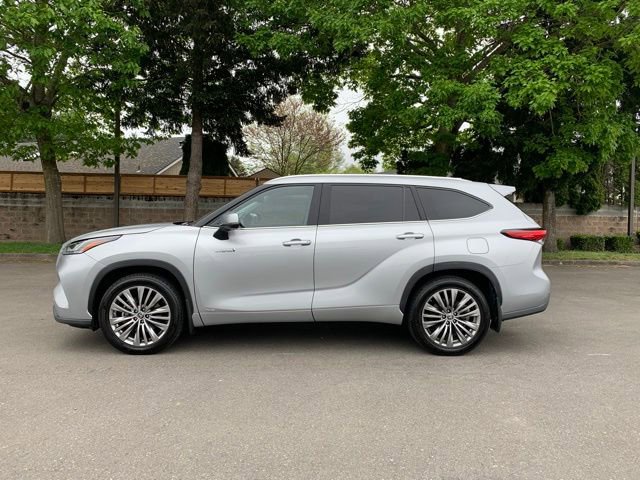 Used 2021 Toyota Highlander Platinum AWD/4WD image 2