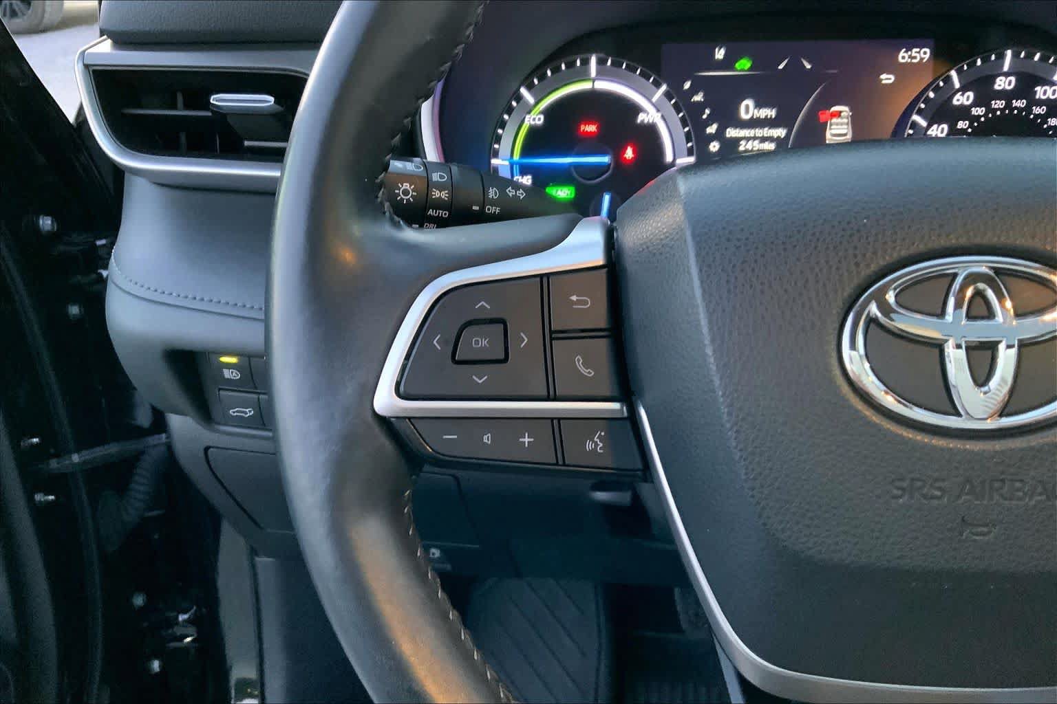 Used 2022 Toyota Highlander XLE AWD/4WD image 23