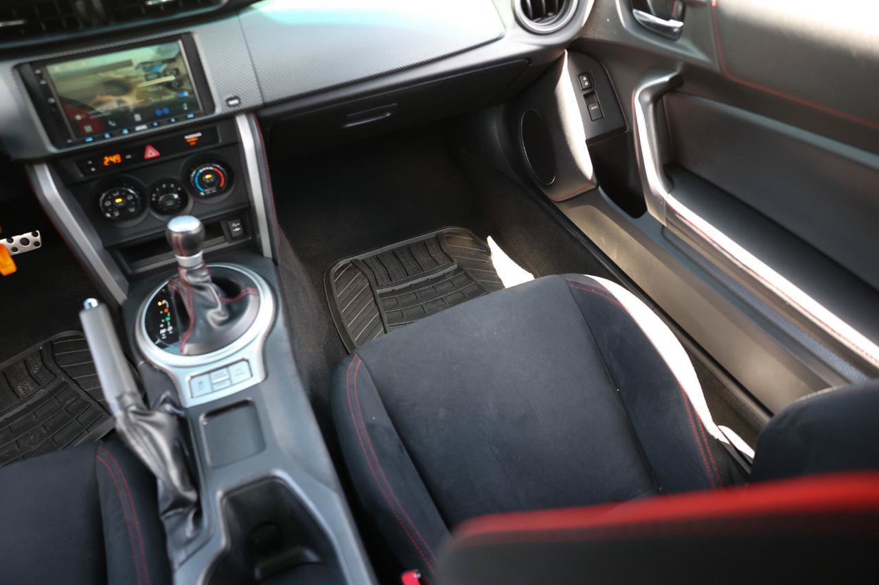 Used 2015 Scion FR-S RWD image 22