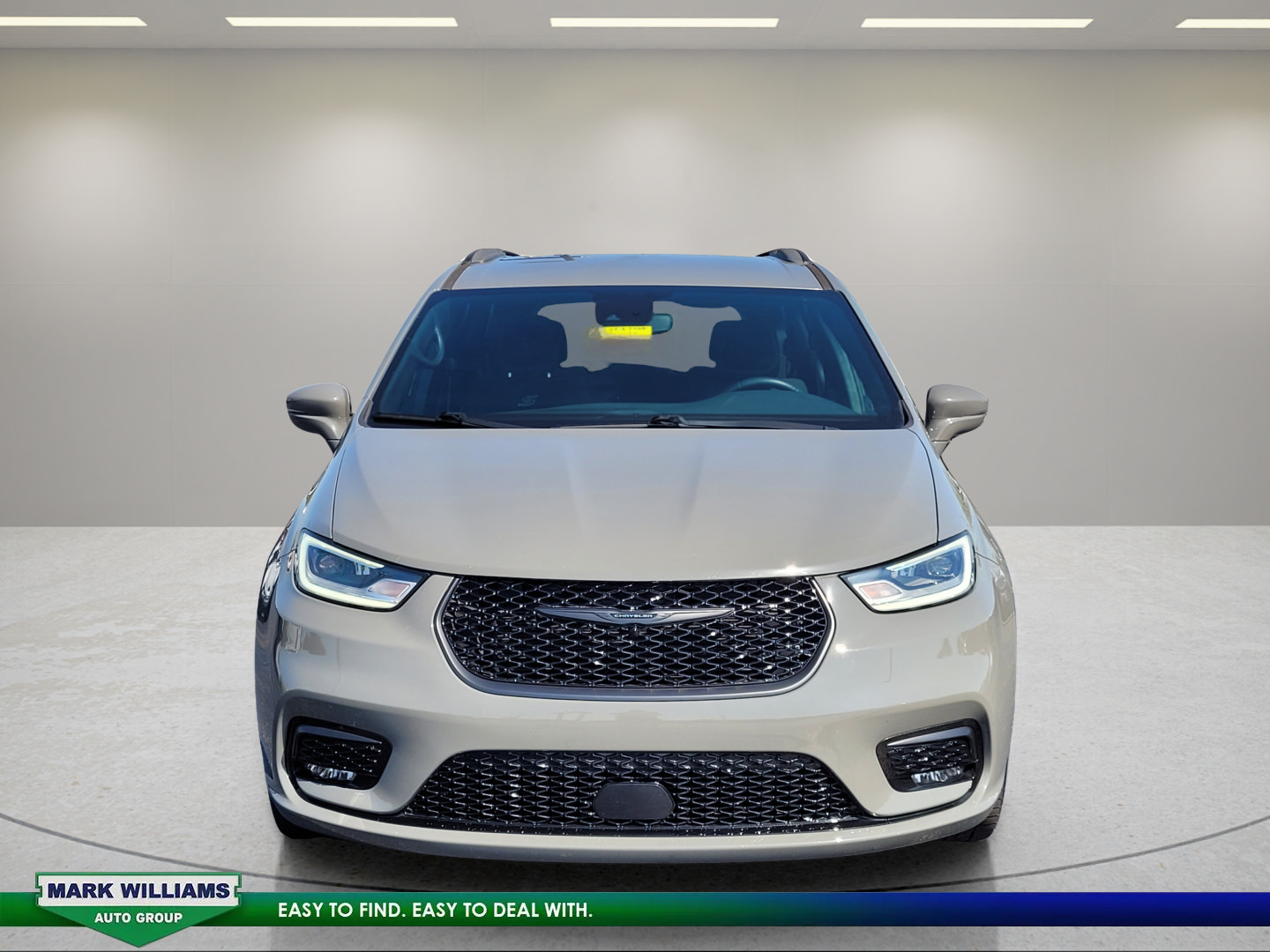 Used 2021 Chrysler Pacifica Touring w/ S Appearance Package FWD image 9