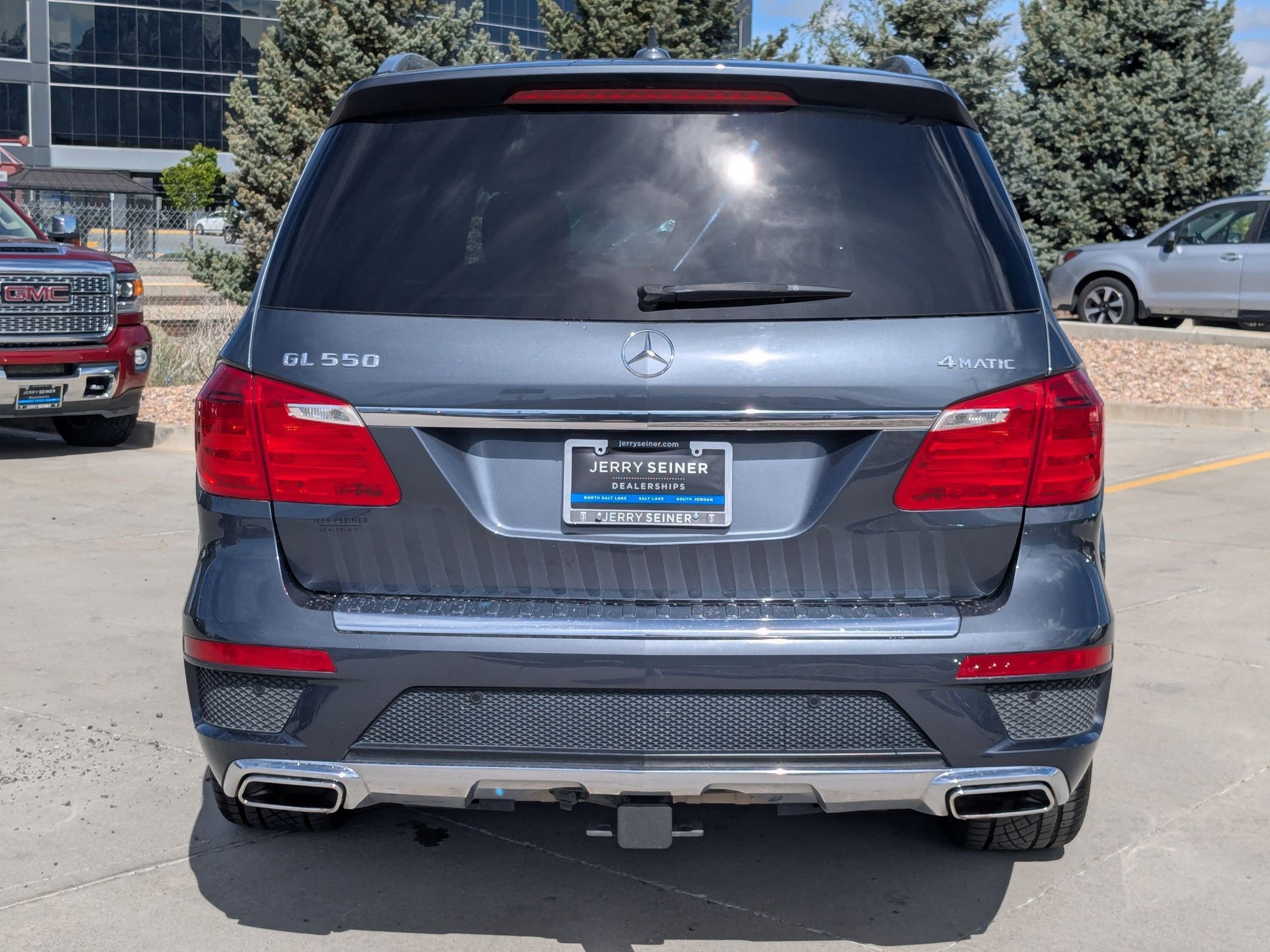 Used 2016 Mercedes-Benz GL 550 4MATIC image 4