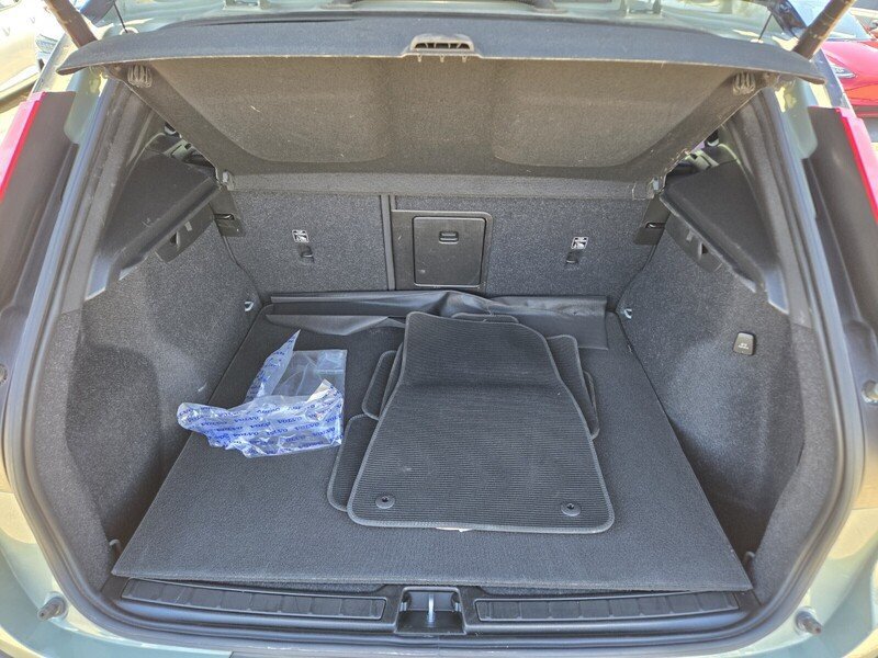 Used 2021 Volvo XC40 P8 Recharge AWD/4WD image 14
