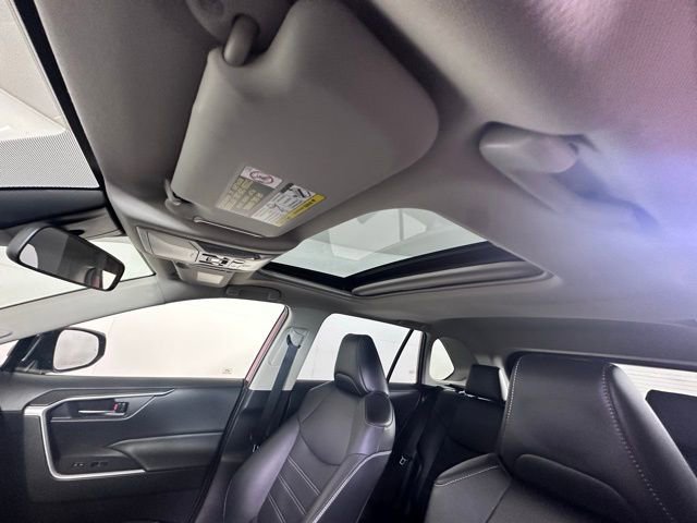 Used 2021 Toyota RAV4 XLE Premium image 22