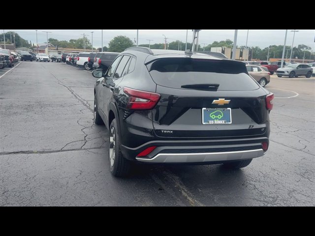 Certified 2024 Chevrolet Trax LT w/ Driver Confidence Package FWD image 7