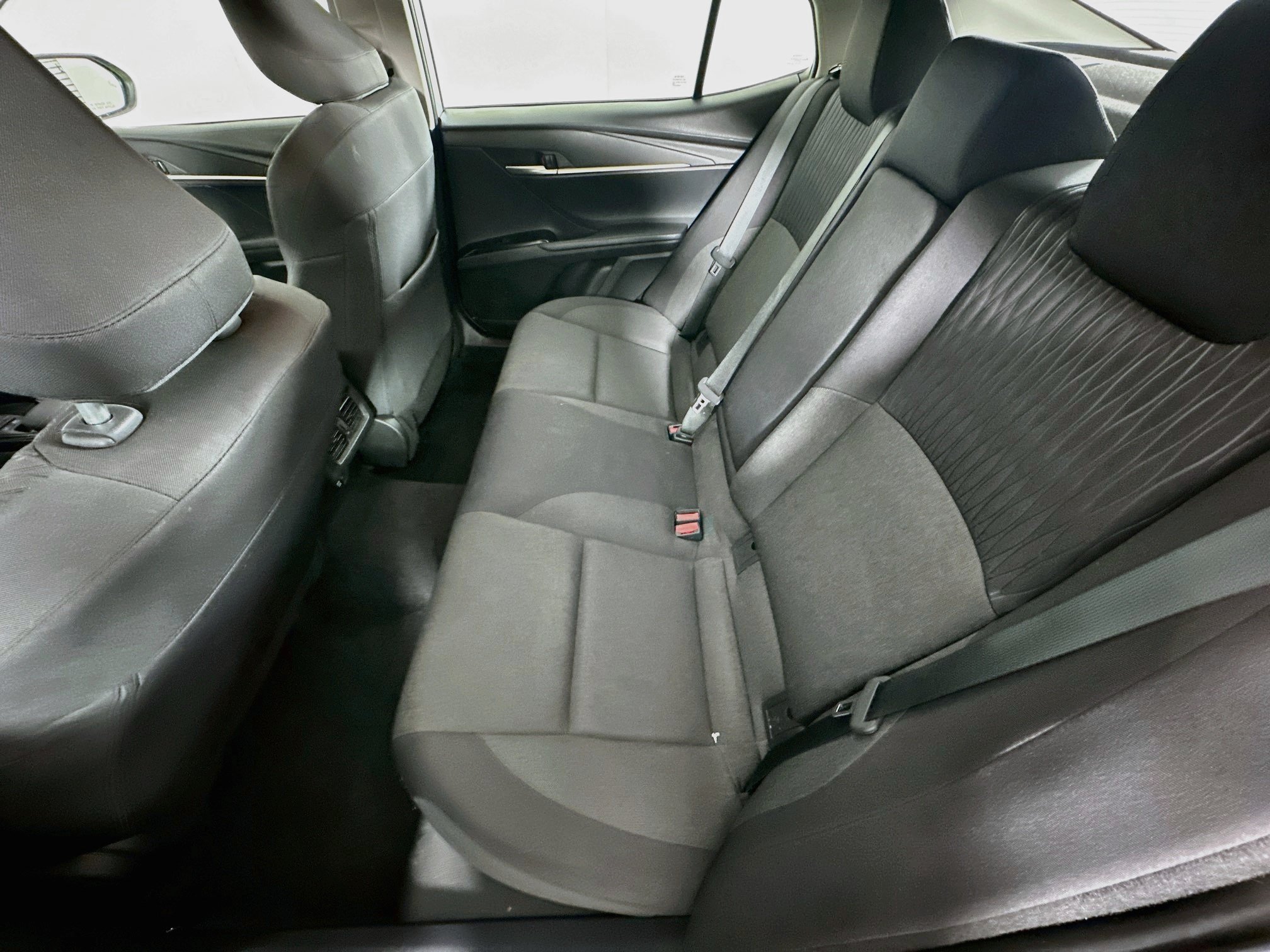 Used 2025 Toyota Camry LE FWD image 28