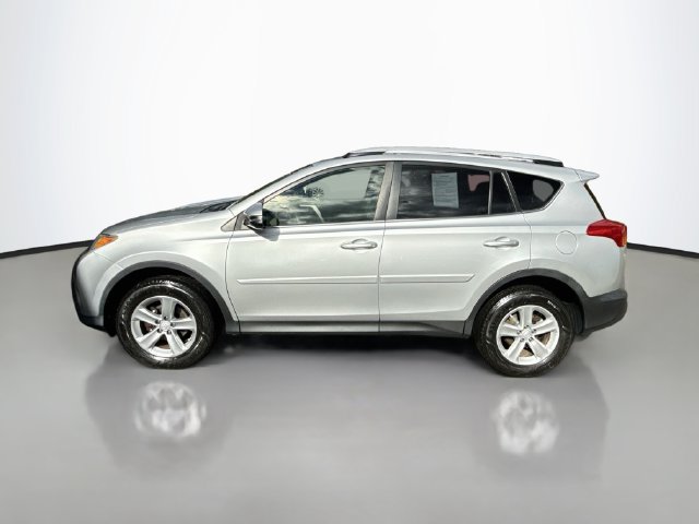 Used 2013 Toyota RAV4 XLE AWD/4WD image 4