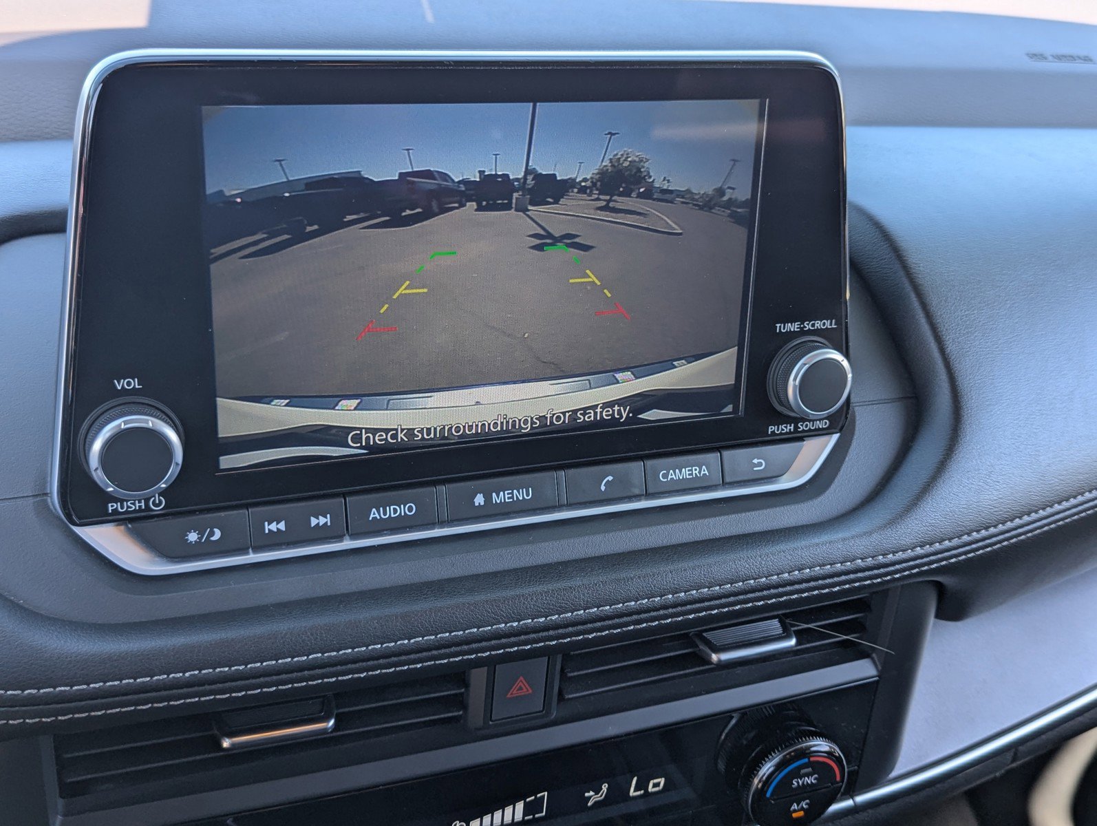 Used 2023 Nissan Rogue SV image 31