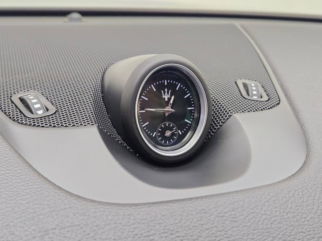 Certified 2022 Maserati Levante GT image 42