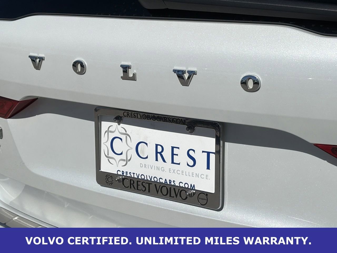 Certified 2023 Volvo XC60 T8 Plus w/ Climate Package image 8