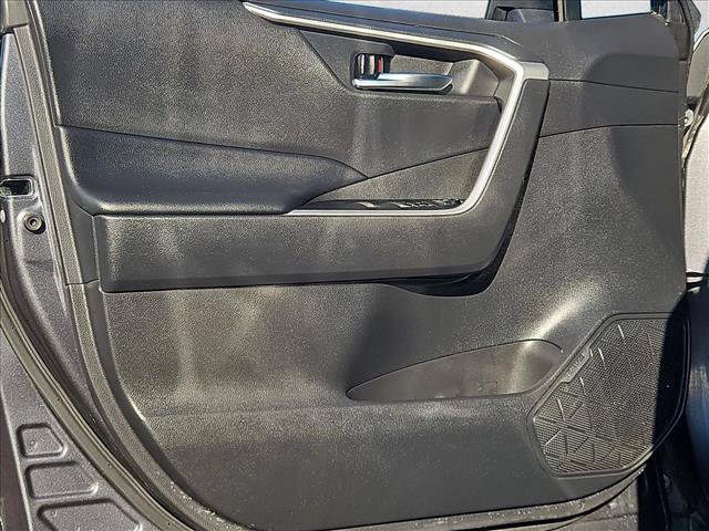 Used 2021 Toyota RAV4 XLE Premium FWD image 11