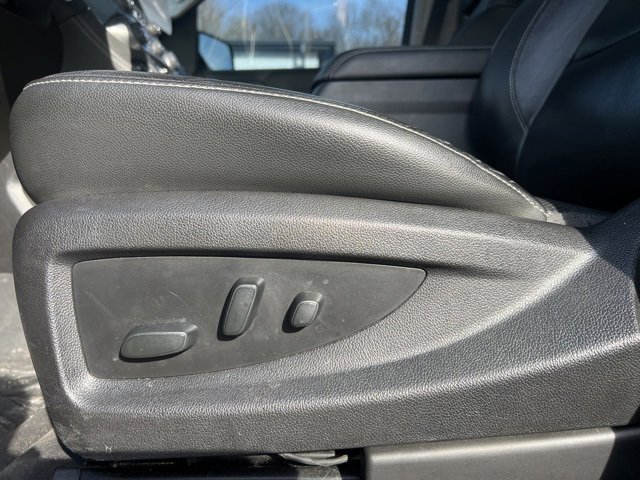 Used 2018 Chevrolet Suburban Premier image 14