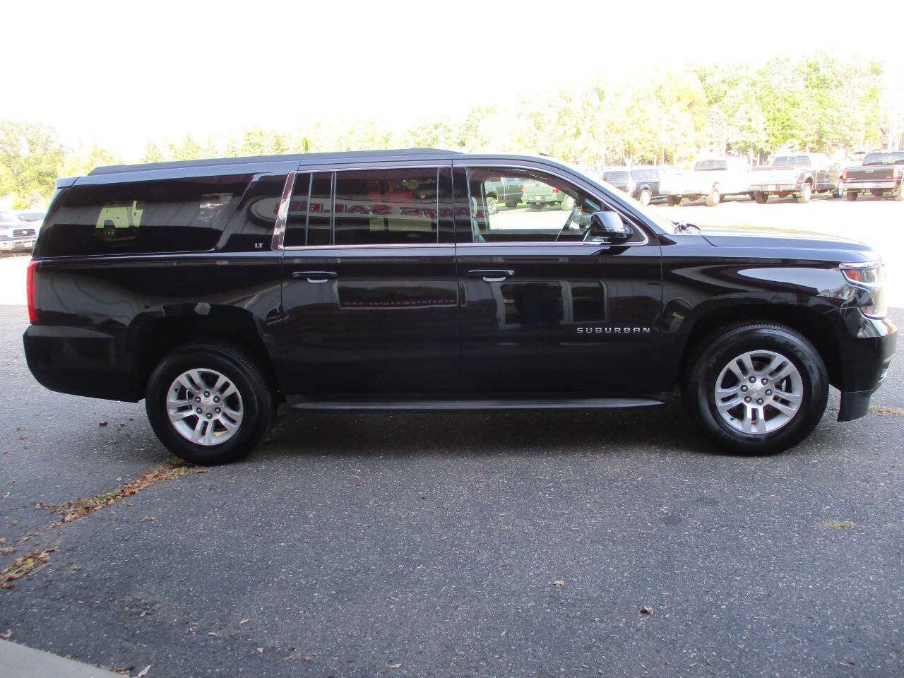 Used 2015 Chevrolet Suburban LT image 10