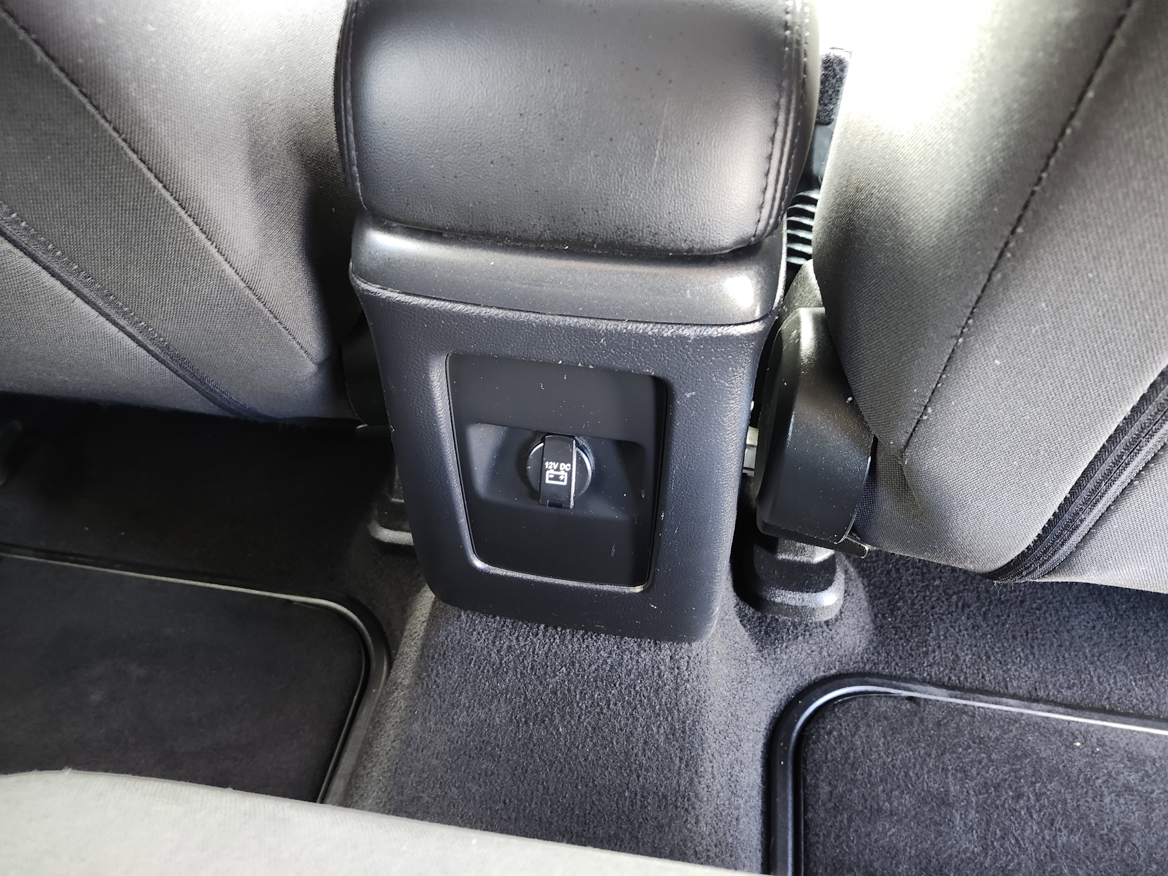 Used 2018 Dodge Journey SE w/ Popular Equipment Group image 21