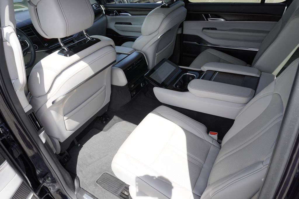 Used 2023 Jeep Grand Wagoneer 4WD image 29