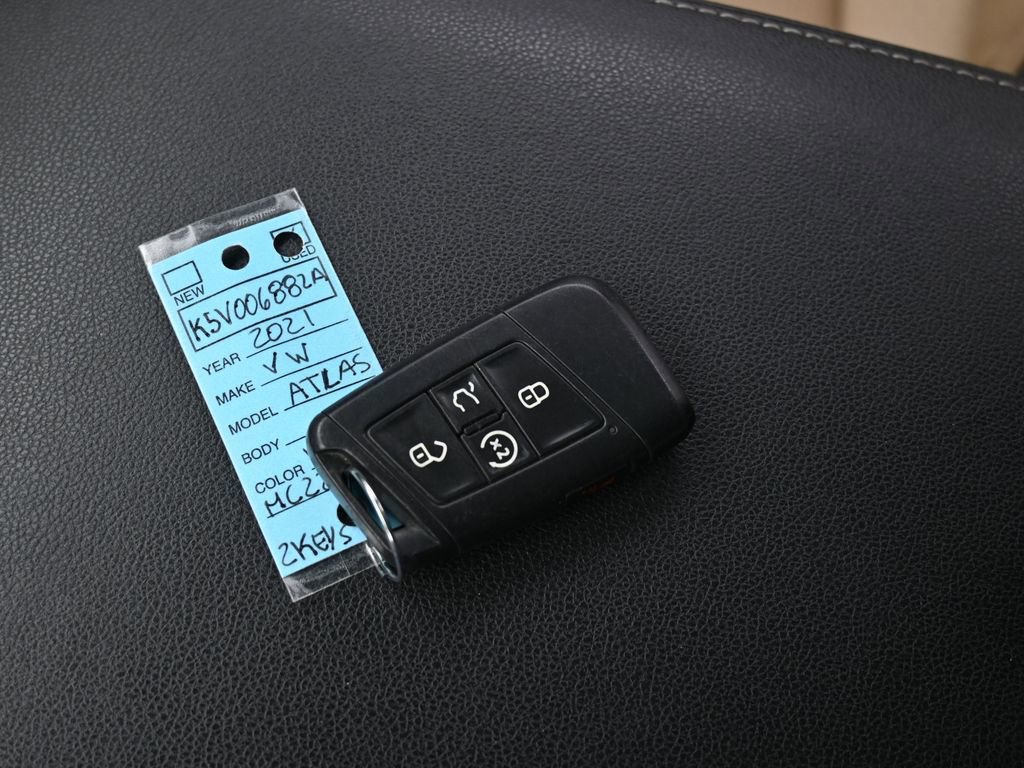 Used 2021 Volkswagen Atlas Cross Sport SE w/ Panoramic Sunroof Package image 21