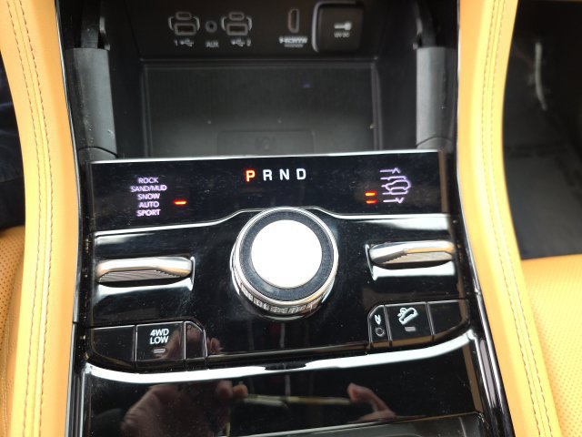 Used 2025 Jeep Grand Cherokee L Summit AWD/4WD image 30