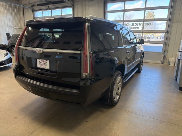 Used 2016 Cadillac Escalade ESV Luxury image 5