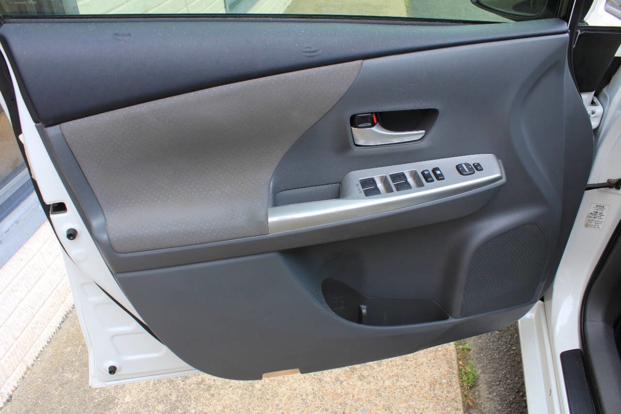 Used 2013 Toyota Prius V Two FWD image 12