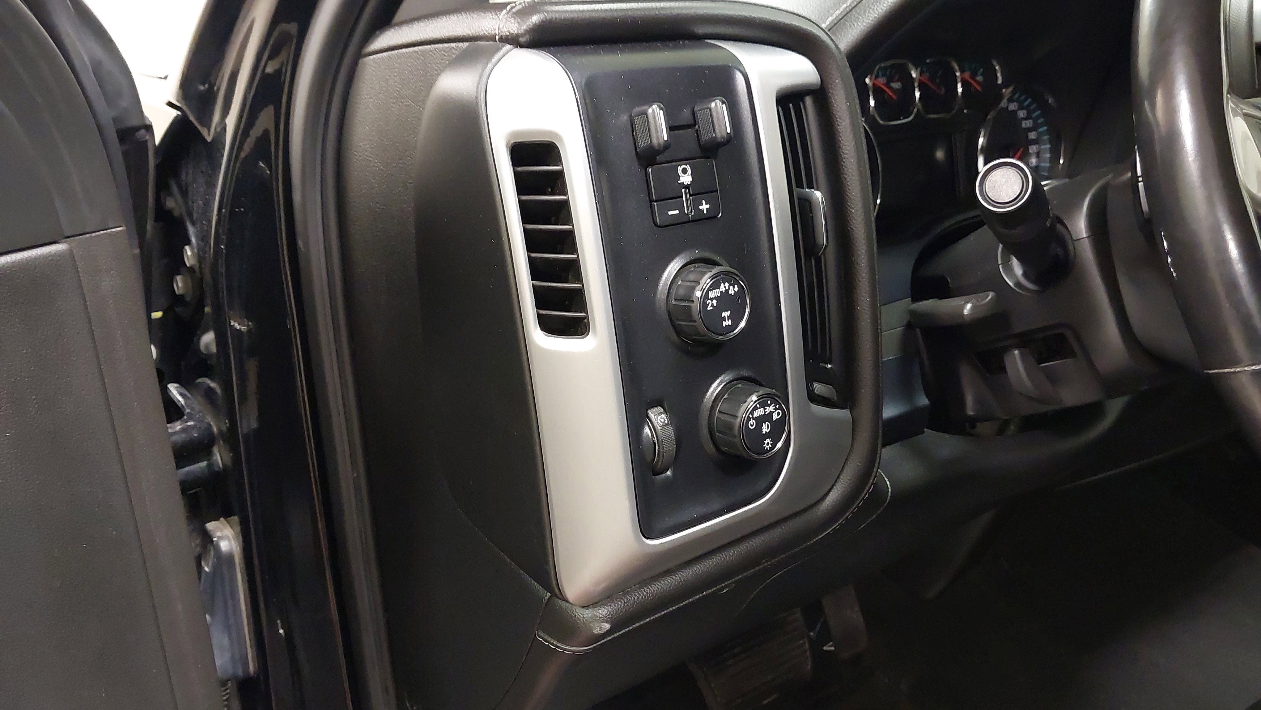 Used 2018 GMC Sierra 1500 SLT w/ SLT Premium Package image 24