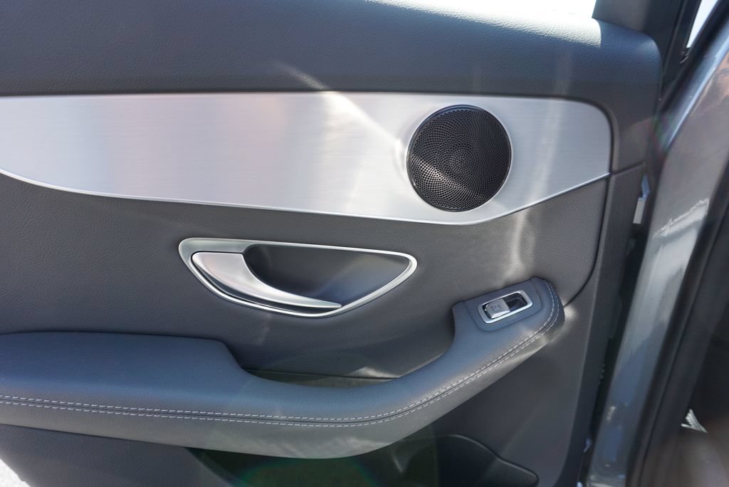 Used 2019 Mercedes-Benz C 300 Sedan image 23