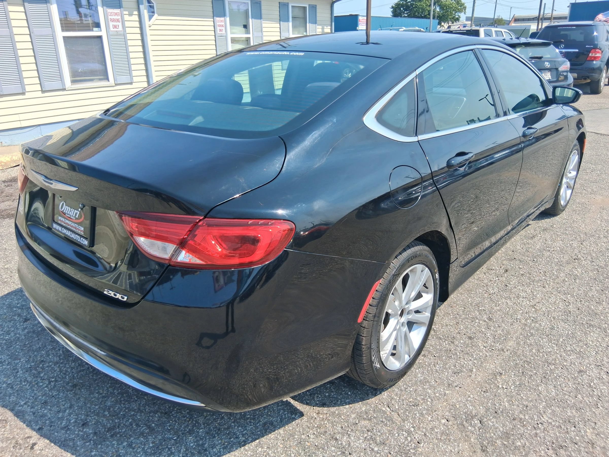 Used 2015 Chrysler 200 Limited FWD image 5