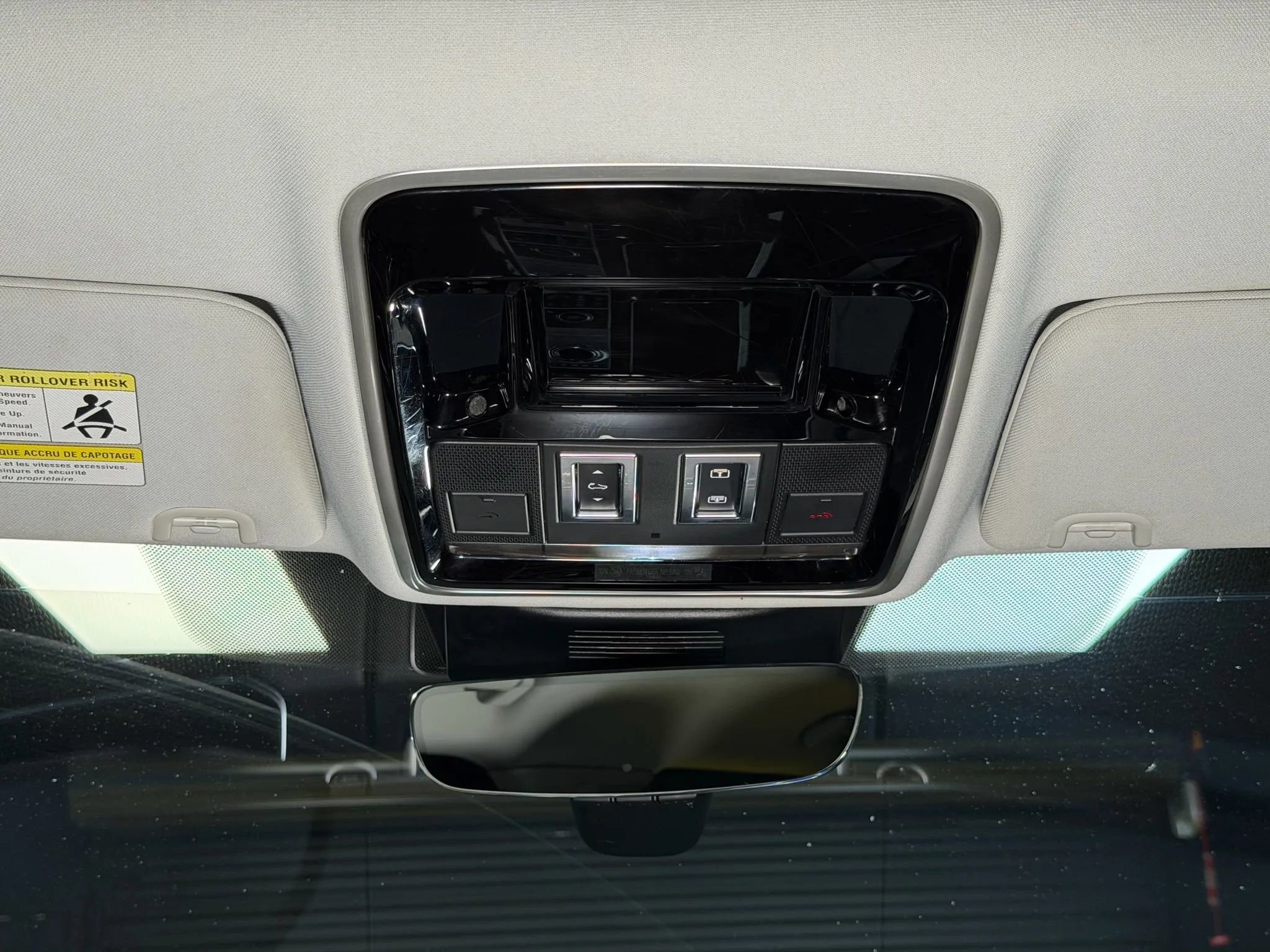 Used 2017 Land Rover Range Rover Sport Utility 4D image 27