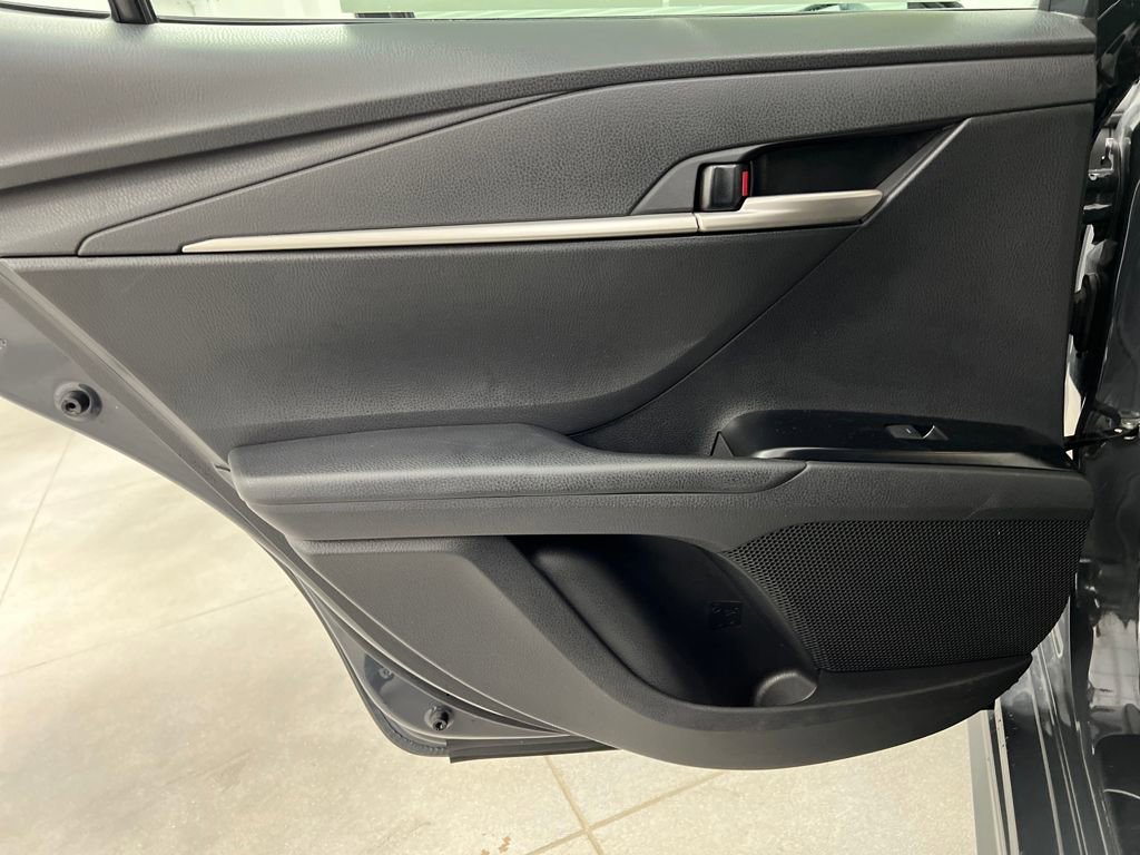 Used 2025 Toyota Camry SE FWD image 14