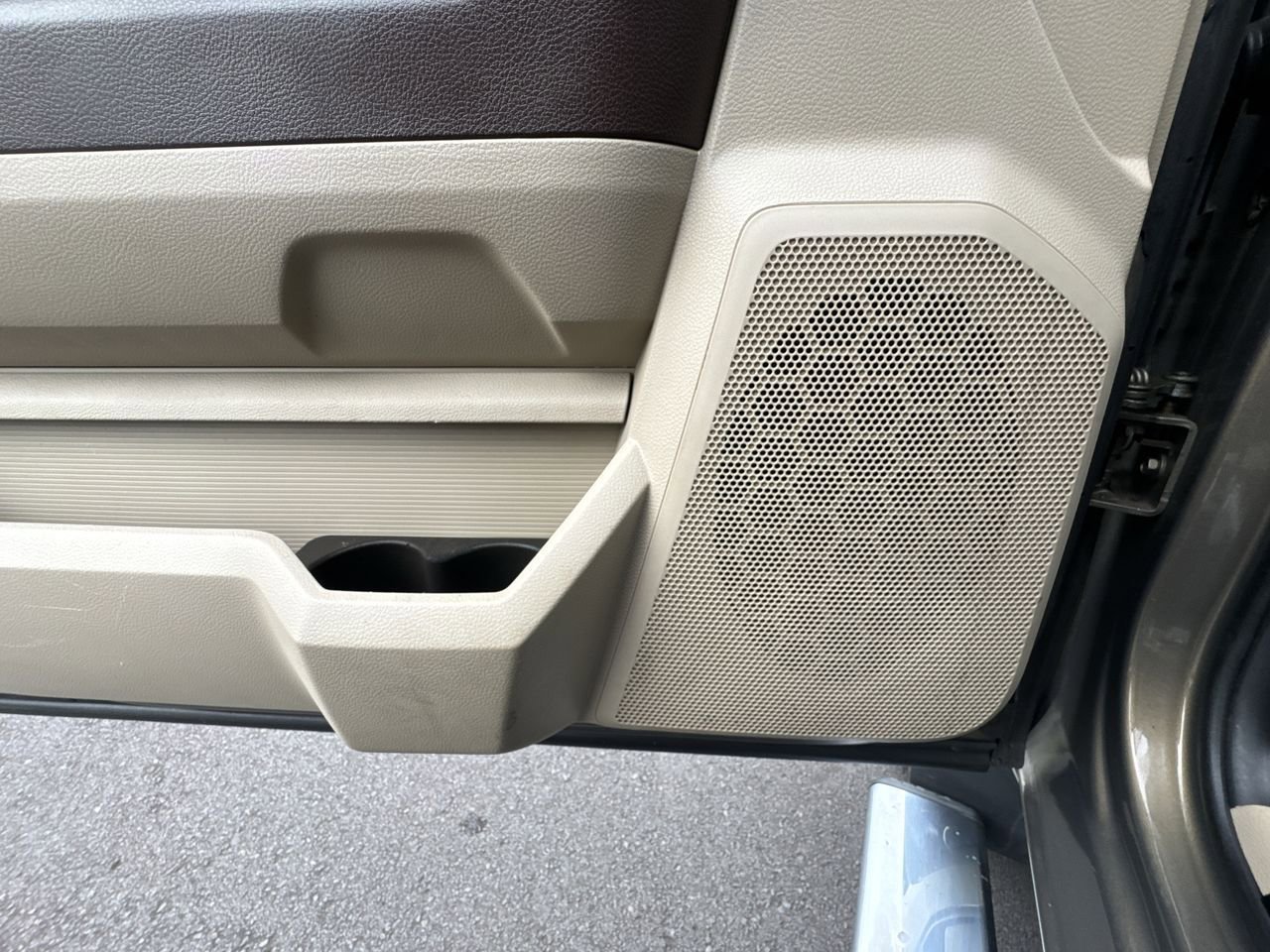 Used 2014 RAM 2500 Longhorn w/ Convenience Group image 18