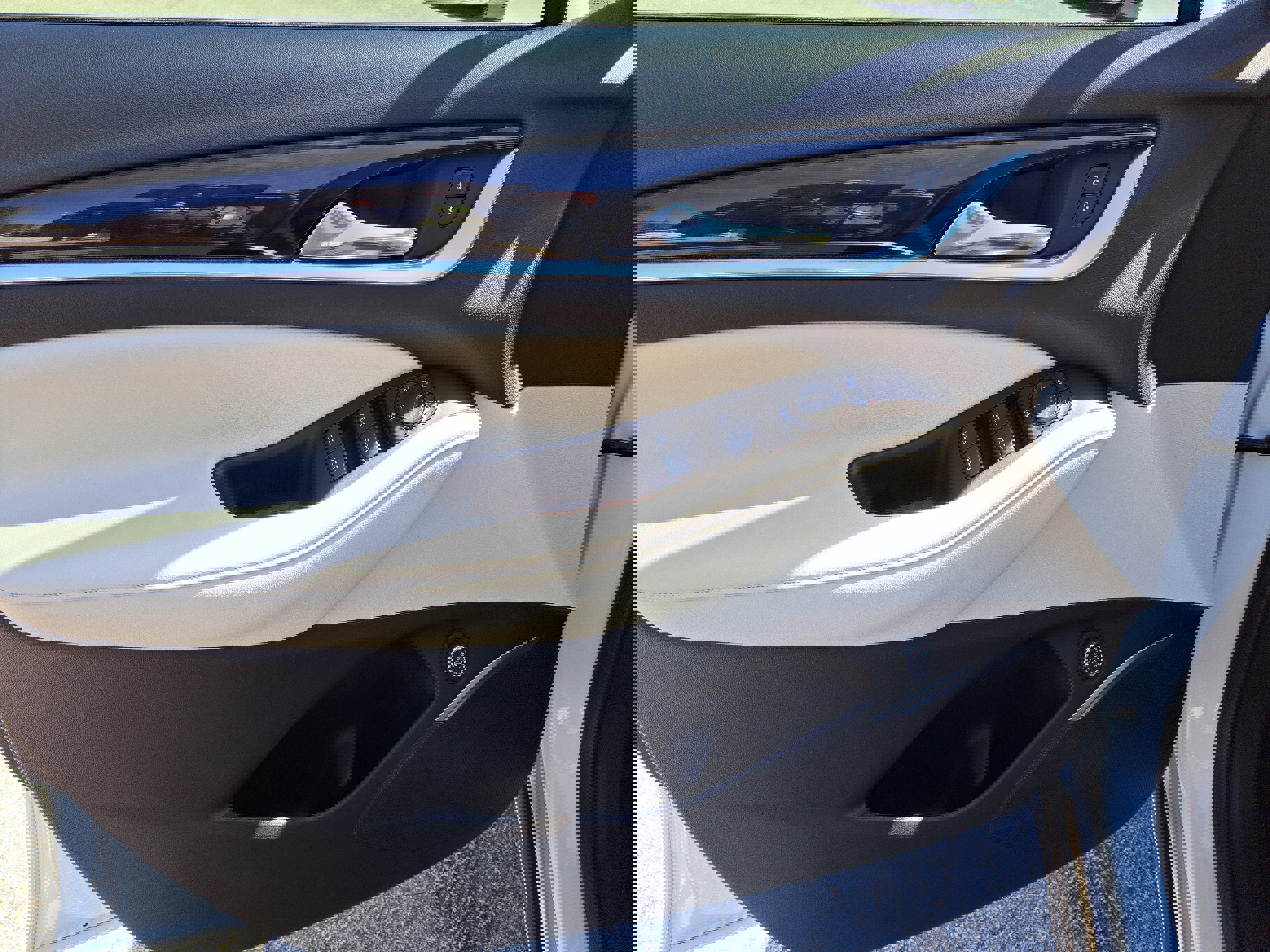 Used 2024 Buick Enclave Essence w/ Technology Package image 12