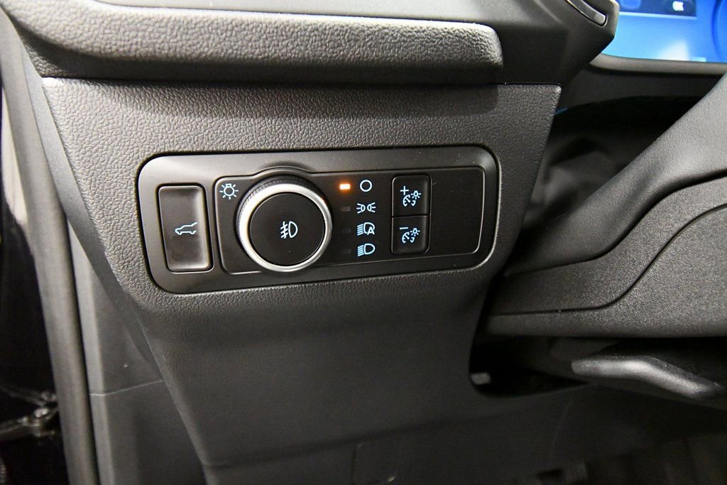 Used 2025 Ford Escape Platinum image 18