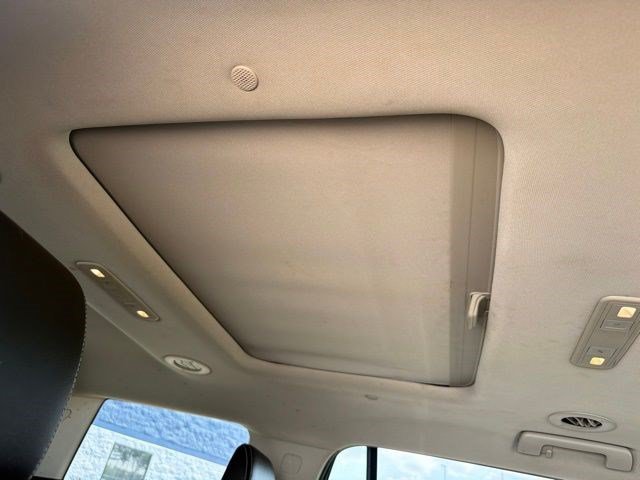 Used 2017 GMC Acadia Denali AWD/4WD image 32