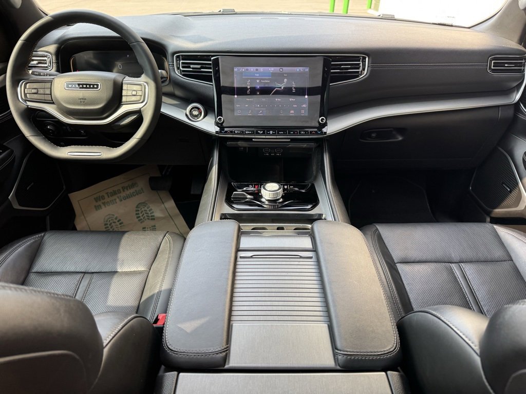 Used 2024 Jeep Wagoneer Series II image 12