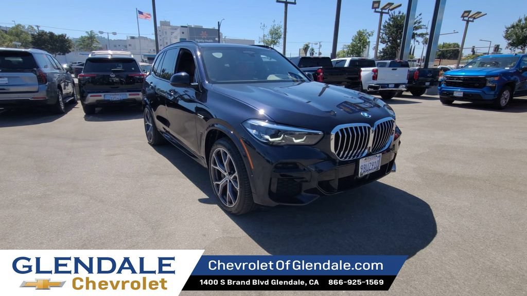 Used 2022 BMW X5 xDrive45e w/ M Sport Package AWD/4WD image 3