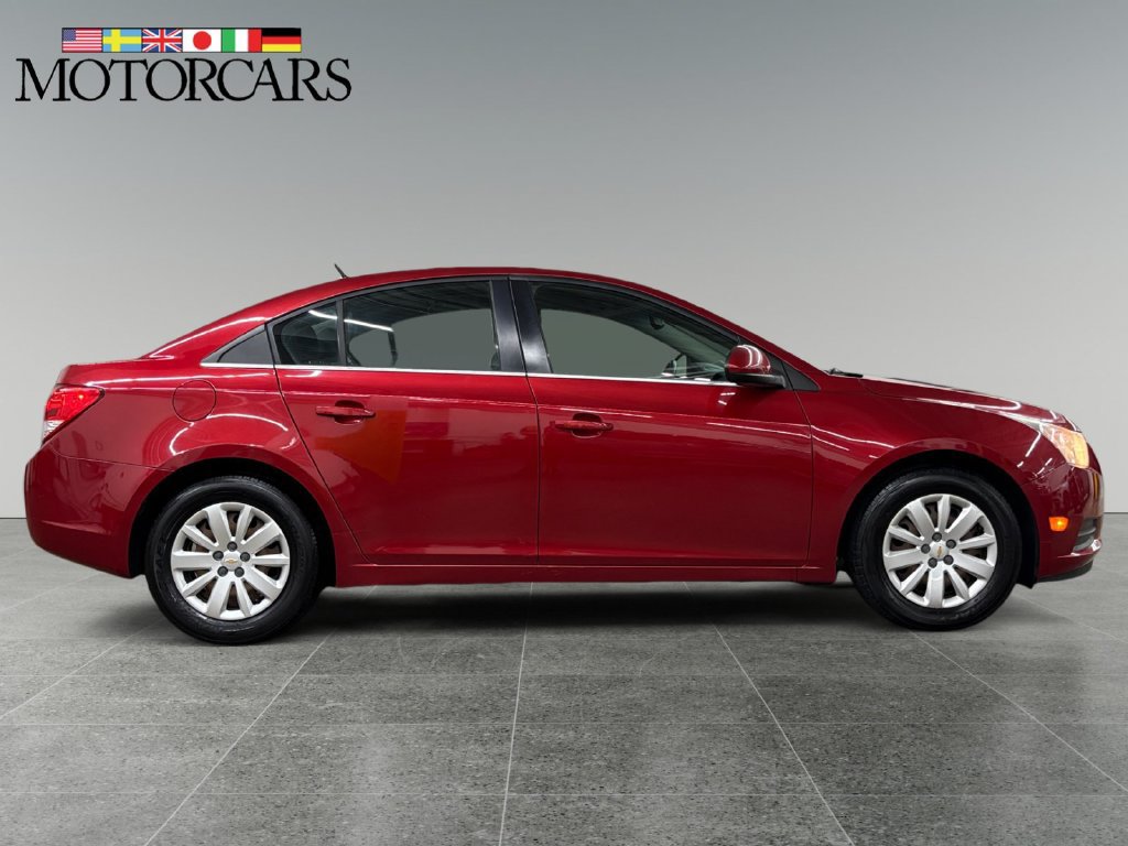 Used 2011 Chevrolet Cruze LT FWD image 2