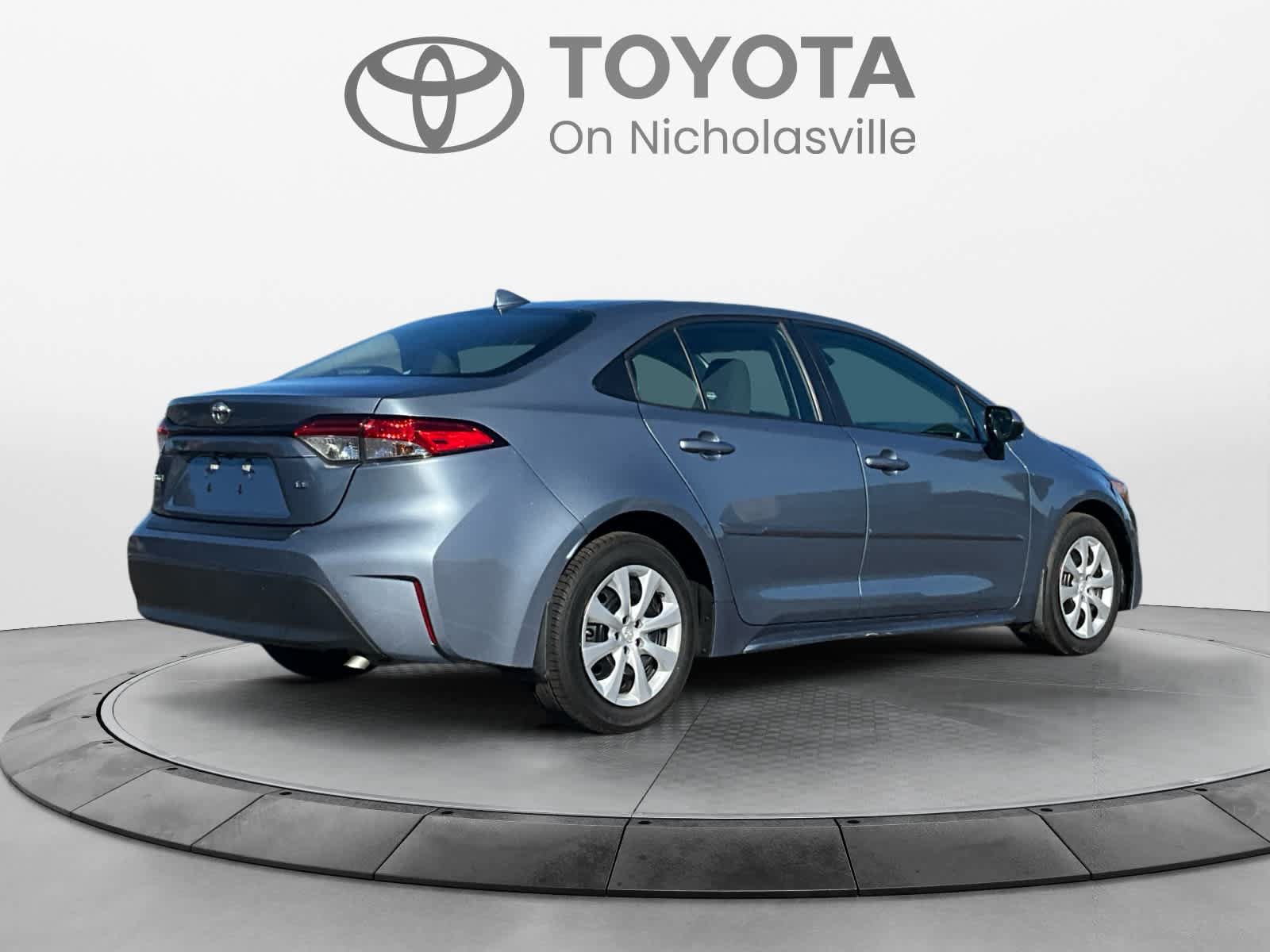 Used 2024 Toyota Corolla LE FWD image 5