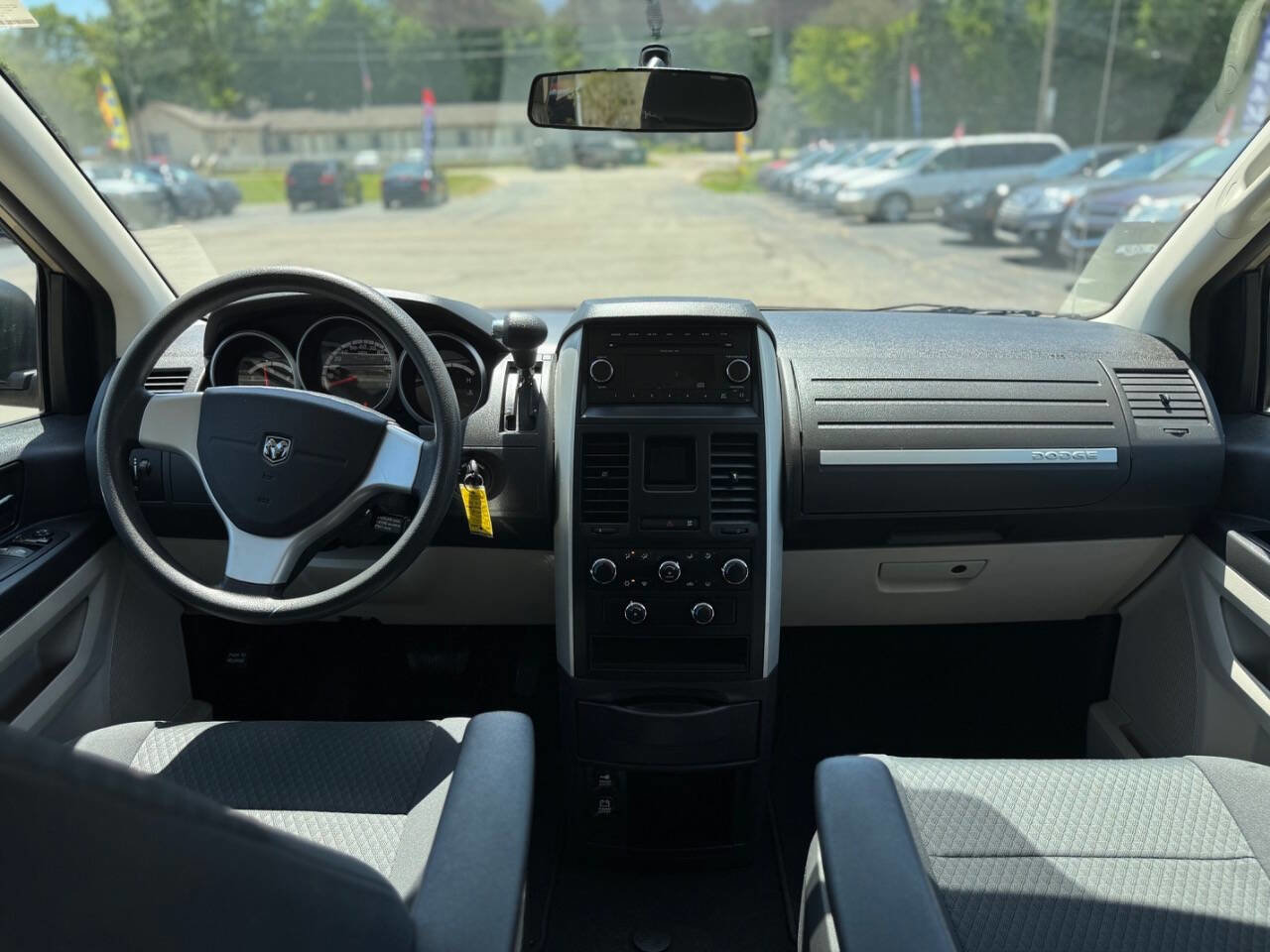 Used 2010 Dodge Grand Caravan SE image 19