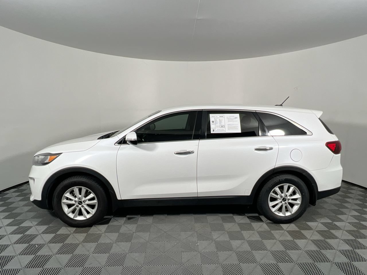 Used 2019 Kia Sorento FWD image 6