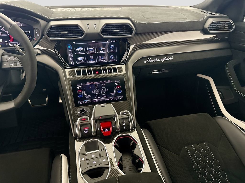 Used 2024 Lamborghini Urus Performante AWD/4WD image 24