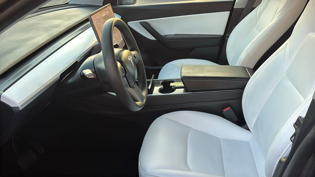 Used 2020 Tesla Model Y Long Range image 22