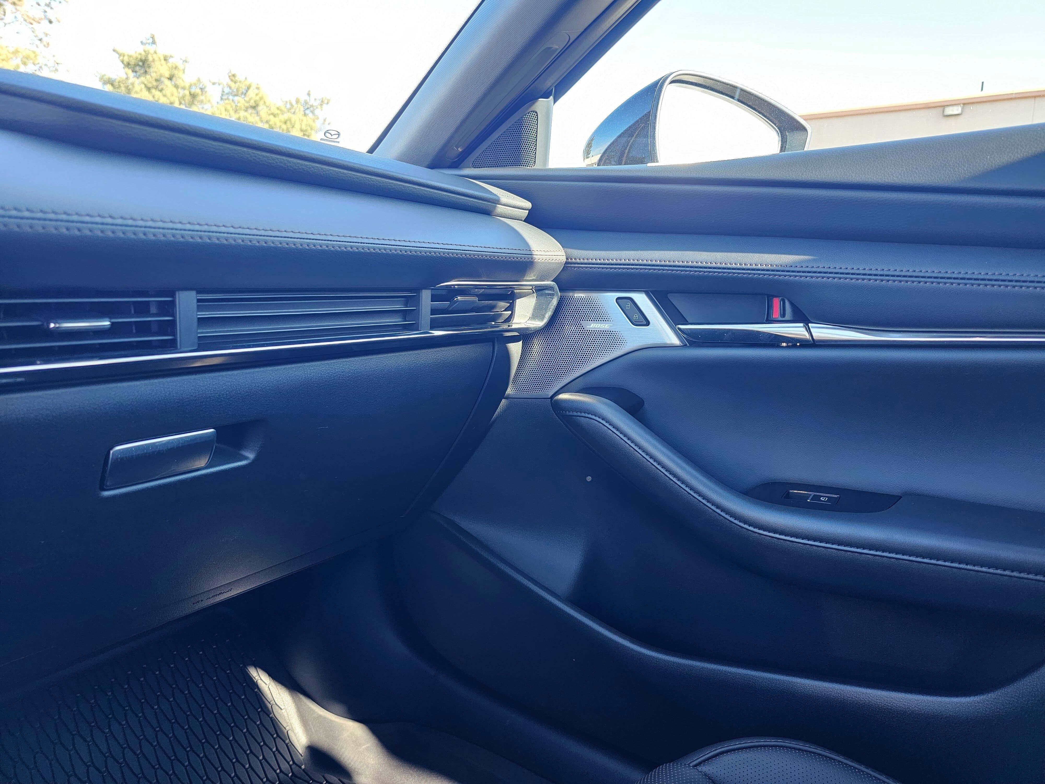 Used 2025 MAZDA MAZDA3 Hatchback w/Premium Plus Pkg image 27