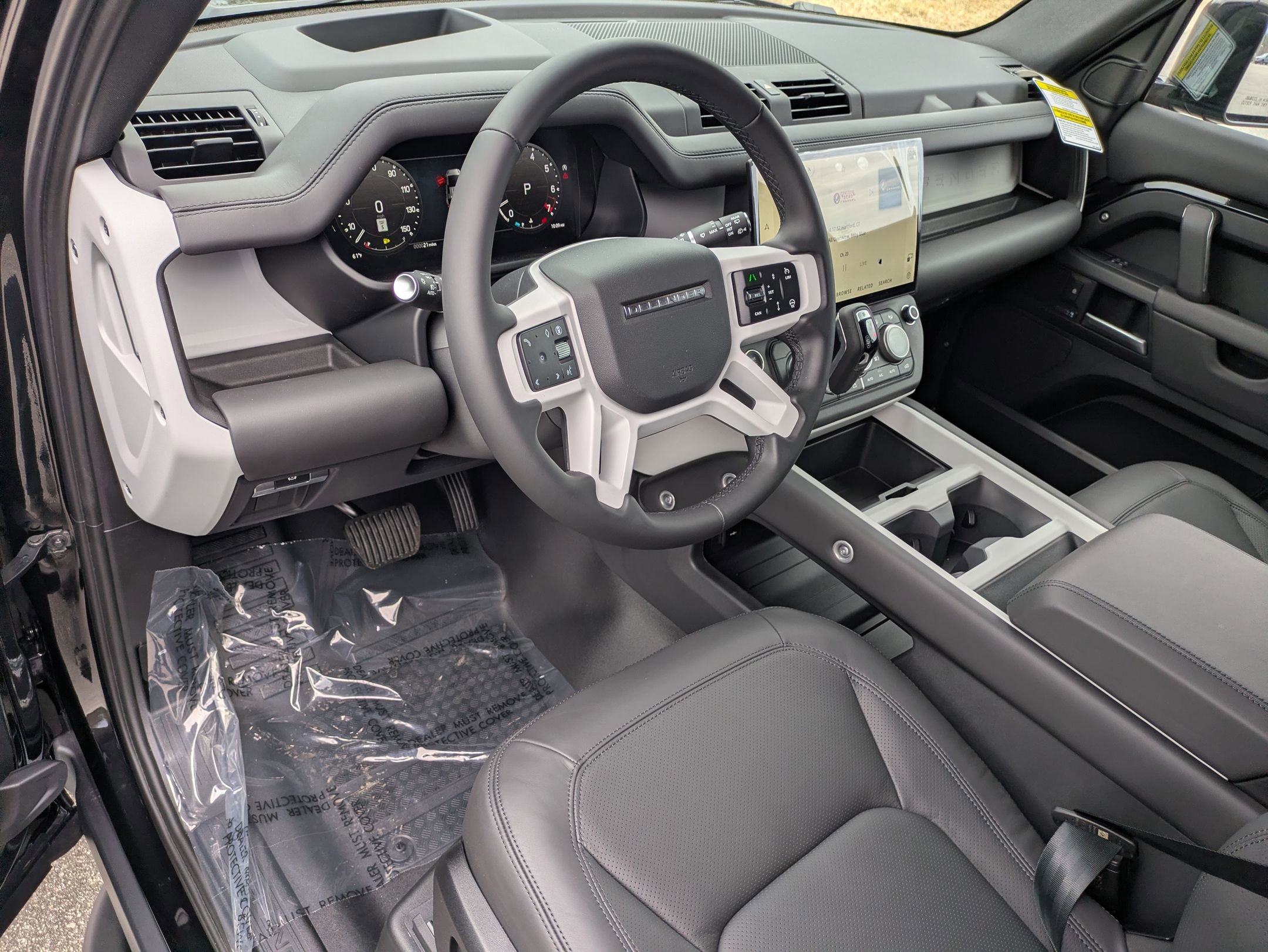 New 2026 Land Rover Defender 110 X-Dynamic SE image 9