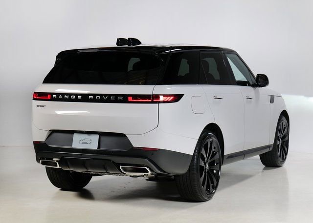 New 2025 Land Rover Range Rover Sport SE image 2