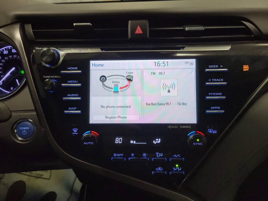 Used 2020 Toyota Camry XLE image 19