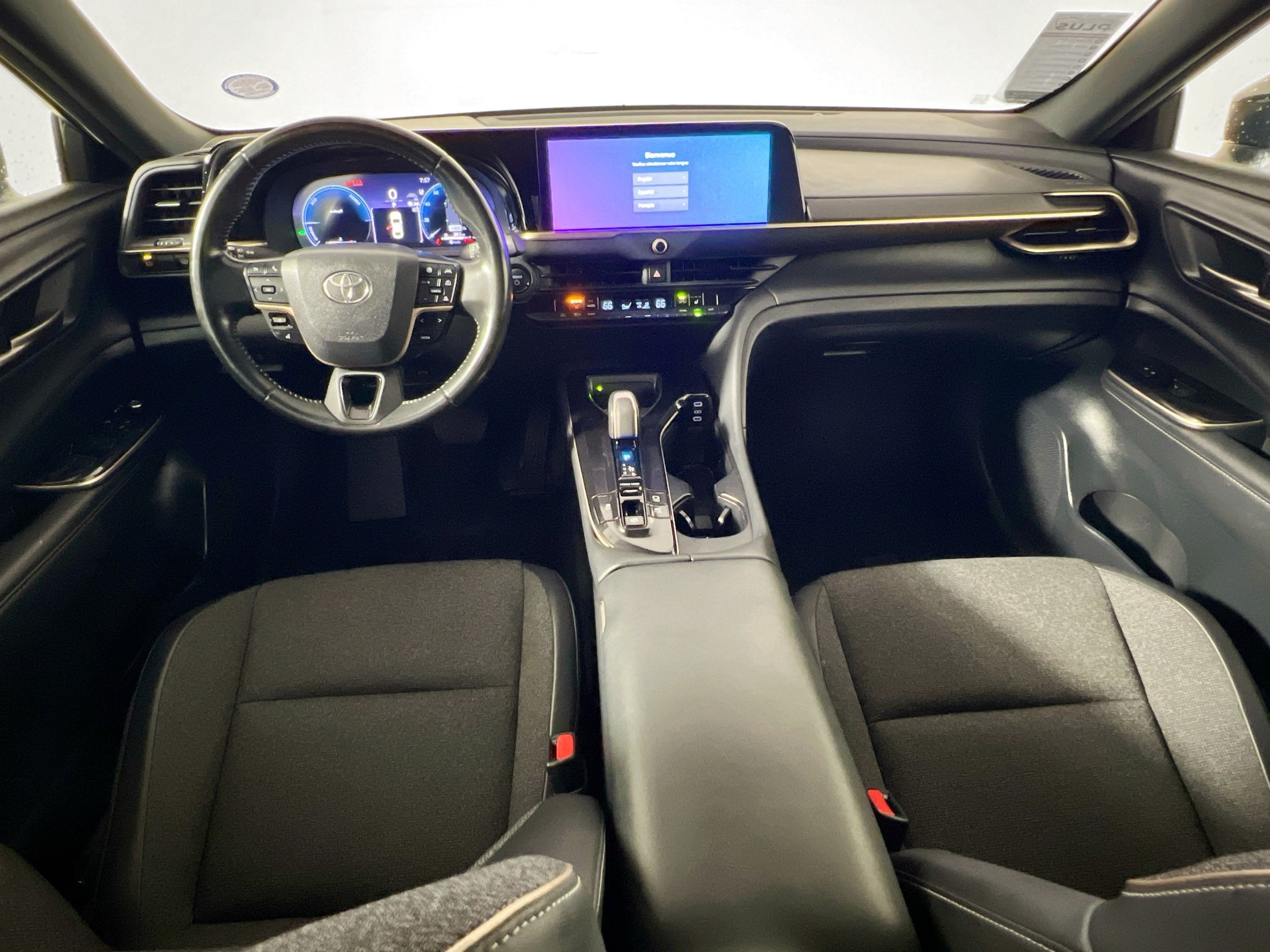Used 2024 Toyota Crown AWD/4WD image 29