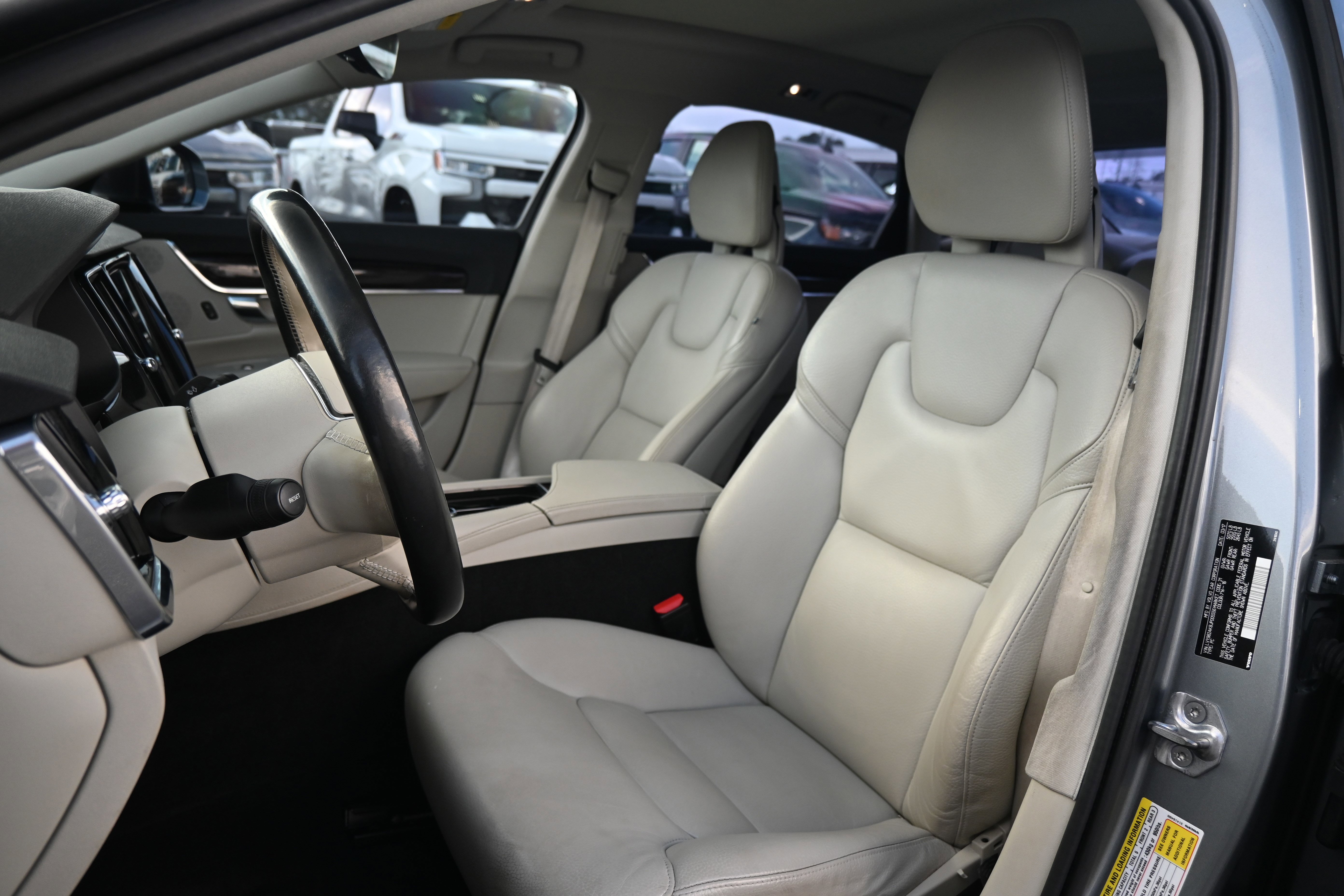 Used 2018 Volvo S90 T5 Momentum image 7